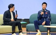 星空体育中国-霍启刚：要不要来香港学跳水？马龙：婉拒了哈！